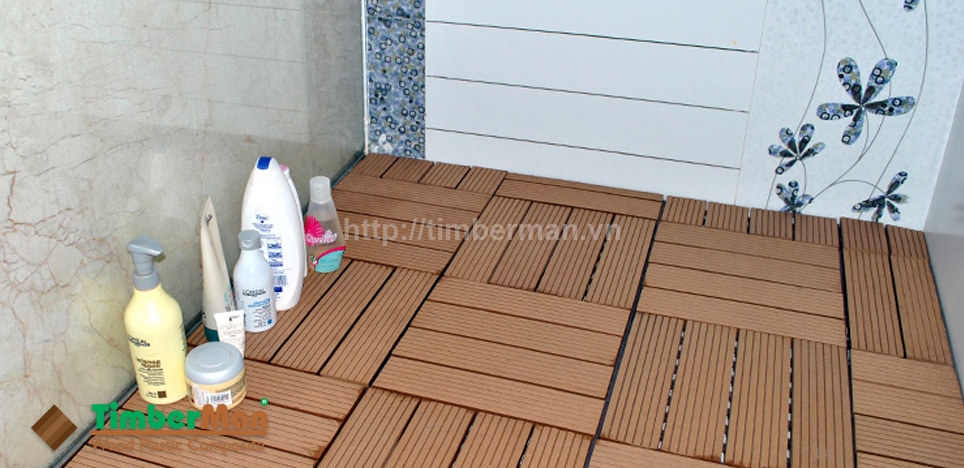 Vỉ gạch gỗ cũng có thể ứng dụng lát sàn thay thế gạch cho không gian nhà tắm nhỏ hẹp rất tốt